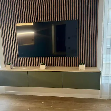 Modern Family Near The Beach, Free Parking