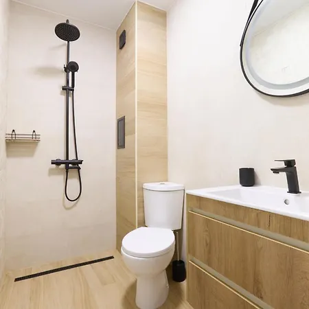Appartamento Modern Family Near The Beach, Free Parking *